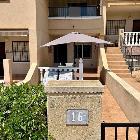 Tranquil Self Catering Golf Course Apartment อาลิกันเต ภายนอก รูปภาพ