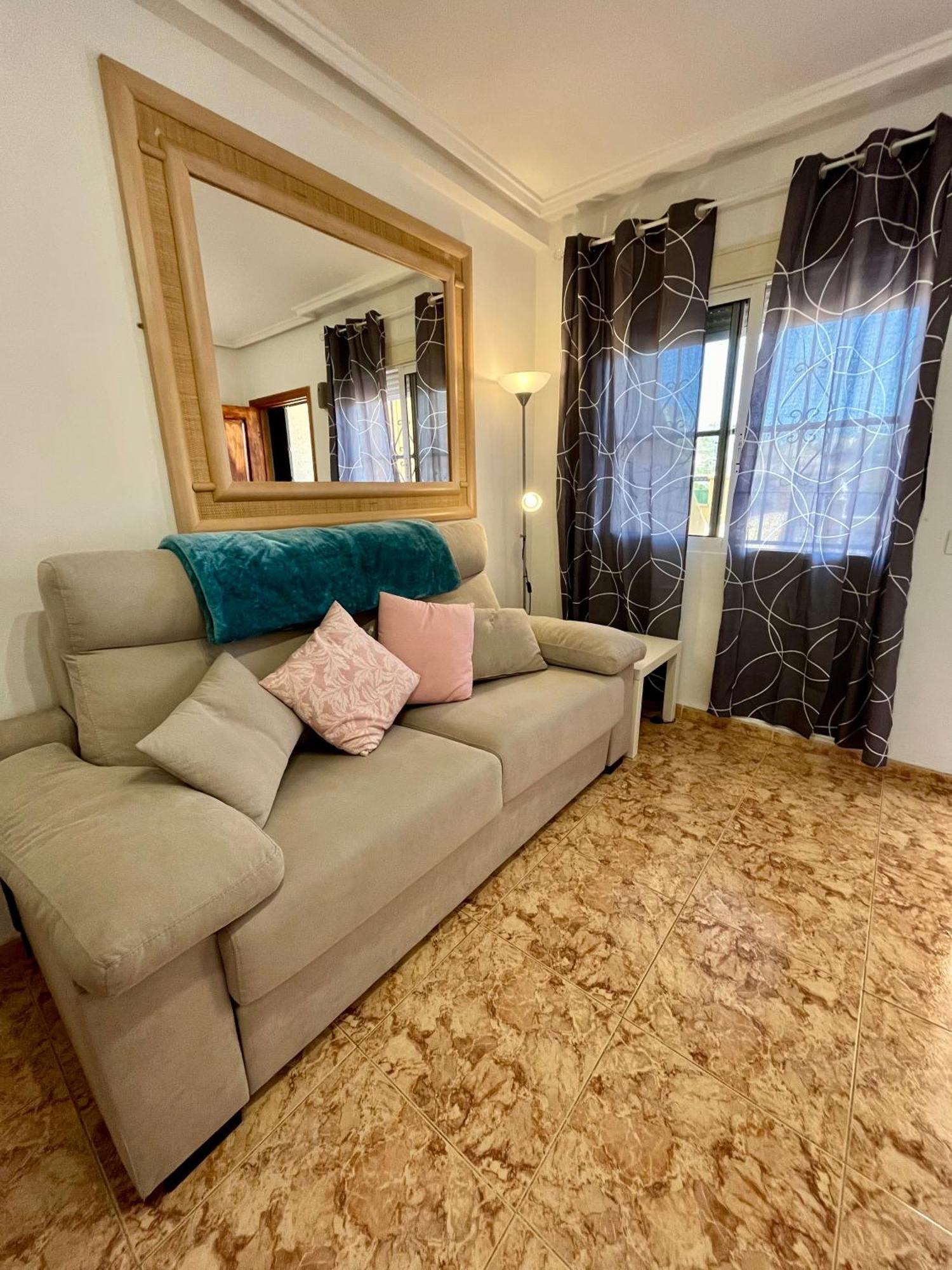 Tranquil Self Catering Golf Course Apartment อาลิกันเต ภายนอก รูปภาพ