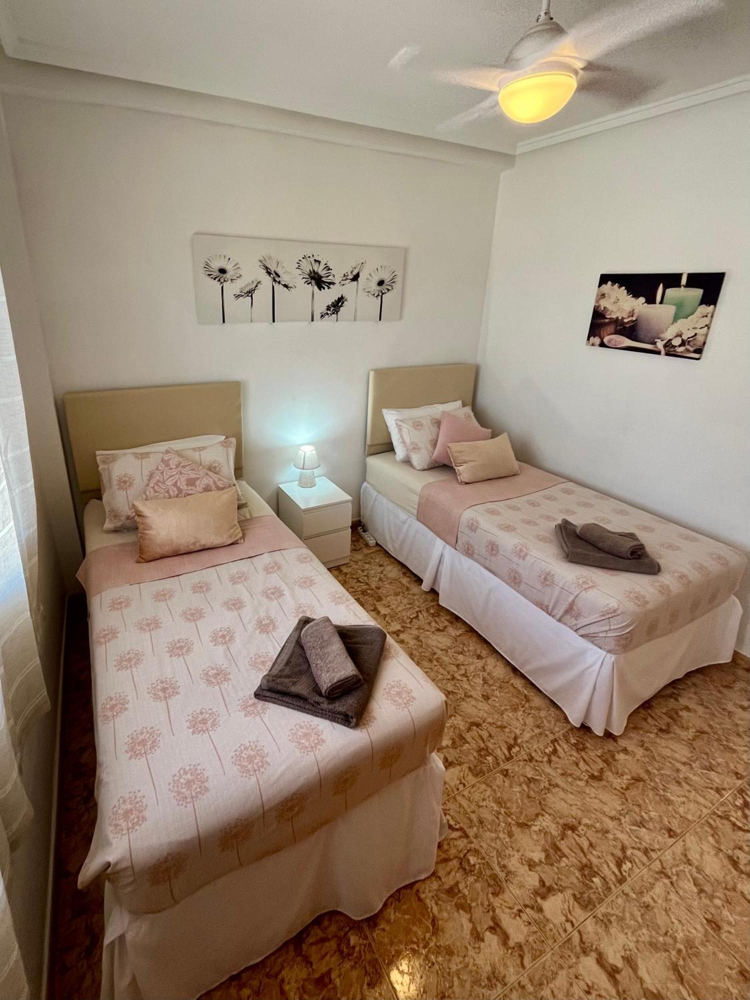 Tranquil Self Catering Golf Course Apartment อาลิกันเต ภายนอก รูปภาพ